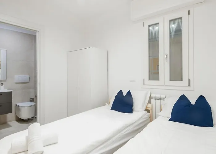 Easystayrome 10 Pax 3 Baths 1 Min From Metro